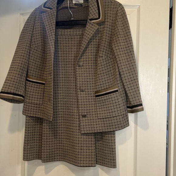 Vintage 1950s/1960s Women’s Battelstein’s Tan Checkered Wool Knit Suit Set - Picture 6 of 10